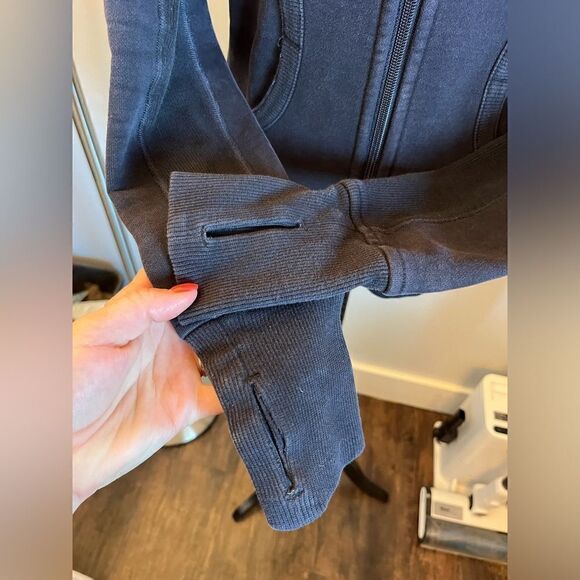 ✨Lululemon Ombré Scuba  - Picture 4 of 7